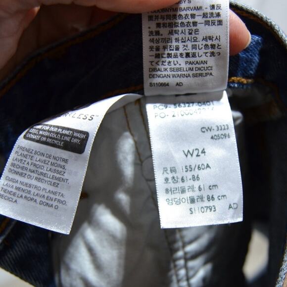 Levi's 501 Distressed Woman's High Waisted Shorty Jean Shorts Size 24 - Picture 13 of 14